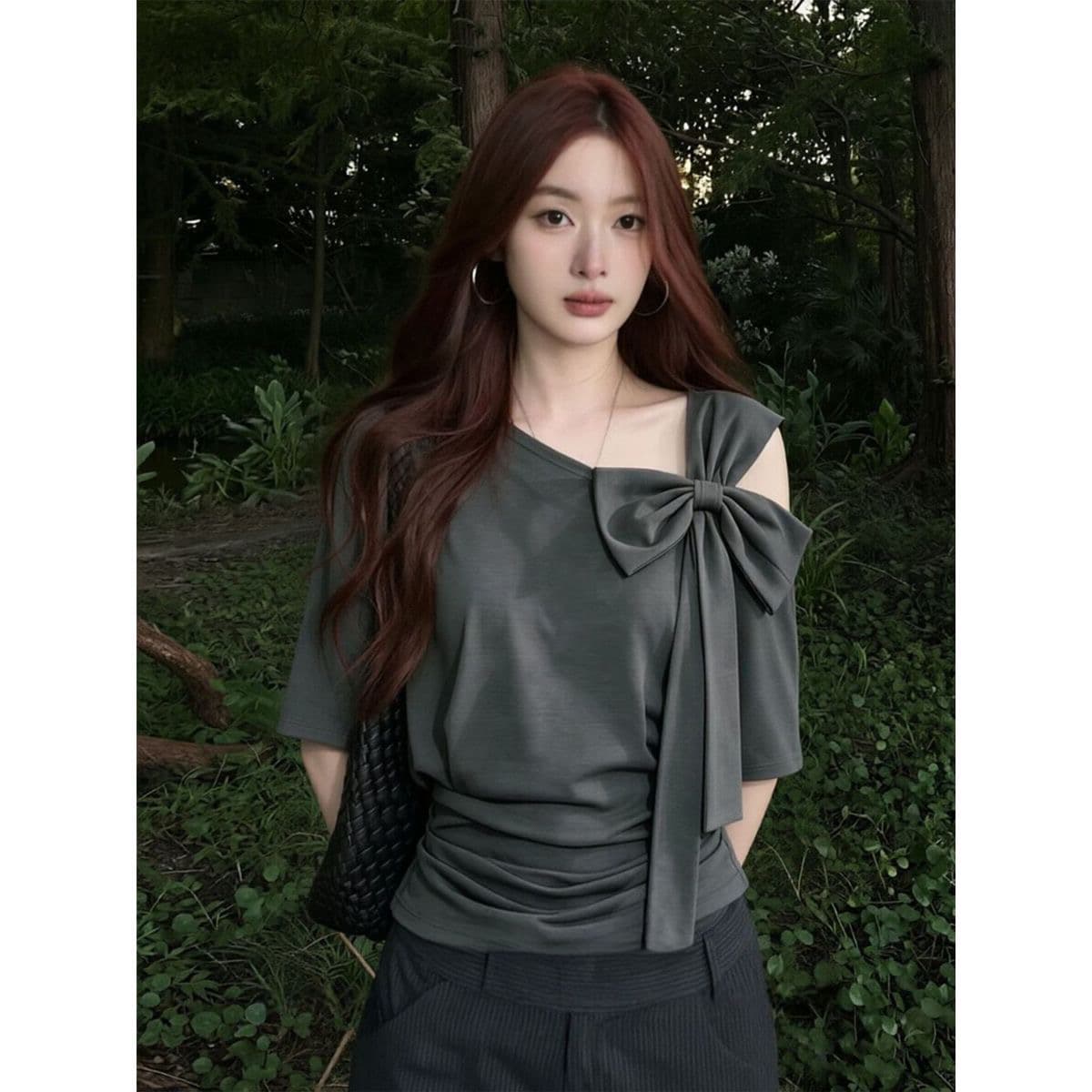 빅 사이즈 여성 의류 한 부서 비스듬한 어깨 반팔 티셔츠 여성 지방 mm 작은 대중 나비 매듭 몸매 가꾸기 슬림해 보이는 오프숄더 맨위 이미지 3