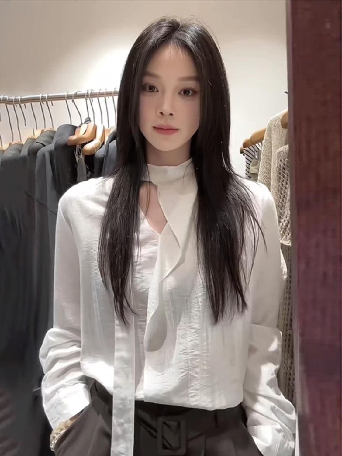한 부서 Chic 긴팔 품격 리본 맨위 화이트 여성 셔츠 가을 새로운 고급 센스 루즈핏 다용도 셔츠 상세 이미지 2