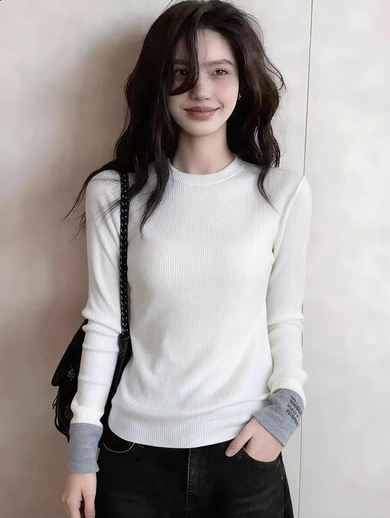 앤 코라 빨간색 라운드 넥 배색 만나는 니트 스웨터 여성 2026 이른 봄 인사이드 가져 가라. 스웨터 고급 센스 몸매 가꾸기 맨위 이미지 2