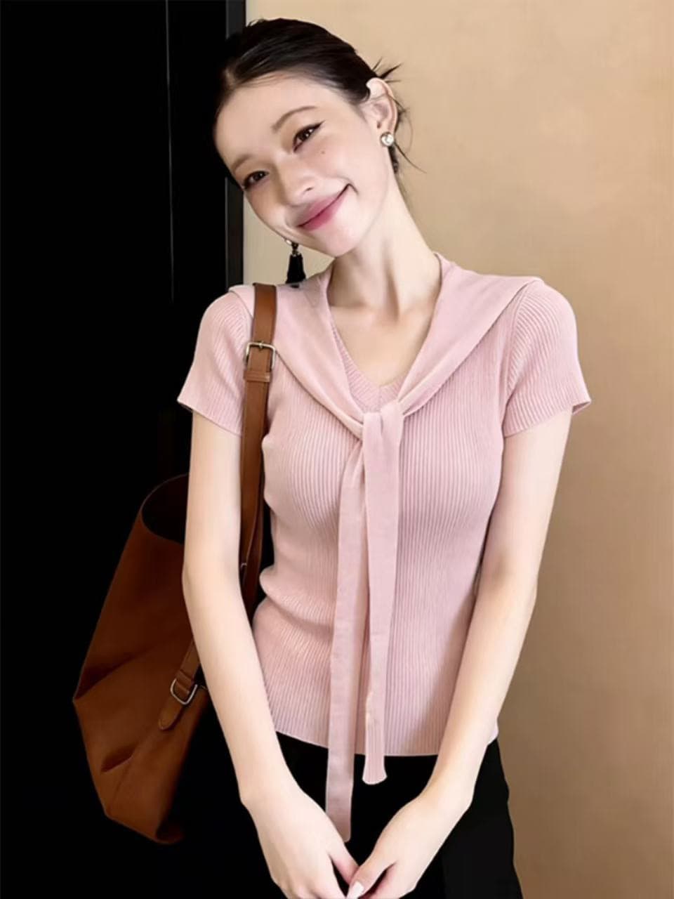 한 부서 핑크색 리본 V넥 니트 반팔 티셔츠 여성 여름 디자인 센스 몸매 가꾸기 슬림해 보이는 고유 한 아름다운 작은 맨위 상세 이미지 4