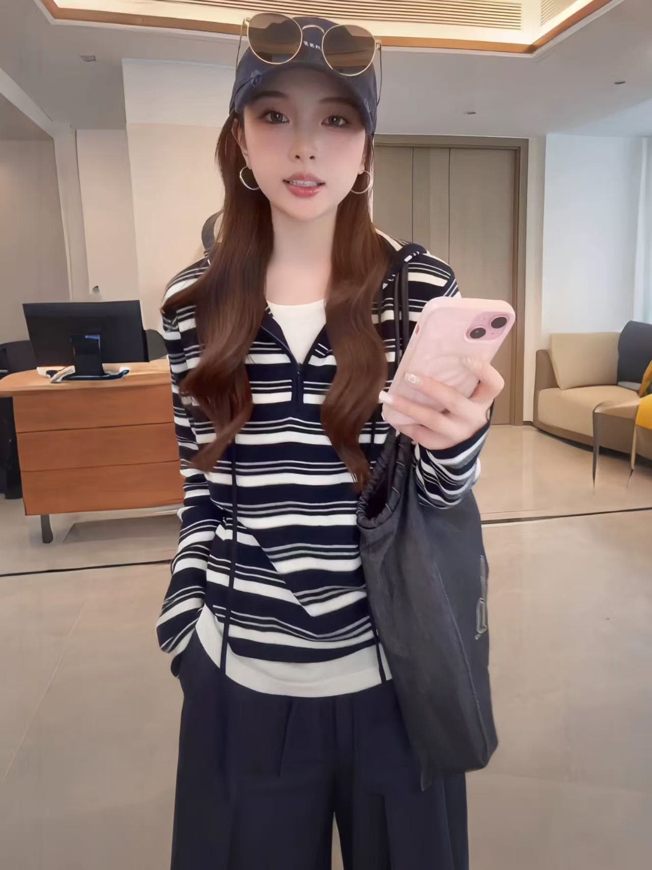 한국 스타일 스트라이프 후드 페이크 레이어드 니트 스웨터 여성 가을 연령 감소 슬림해 보이는 인사이드 가져 가라. 만나는 모자 셔츠 풀오버 맨위 트렌디 상세 이미지 4