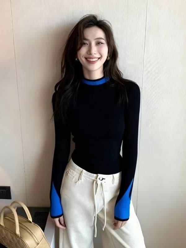 2026 가을 고급 센스 슈퍼 잘 생긴 부드러운 찹쌀 느긋한 바람 연령 감소 고유 한 Chic 느슨함 센스 배색 니트 스웨터 여성 이미지 2
