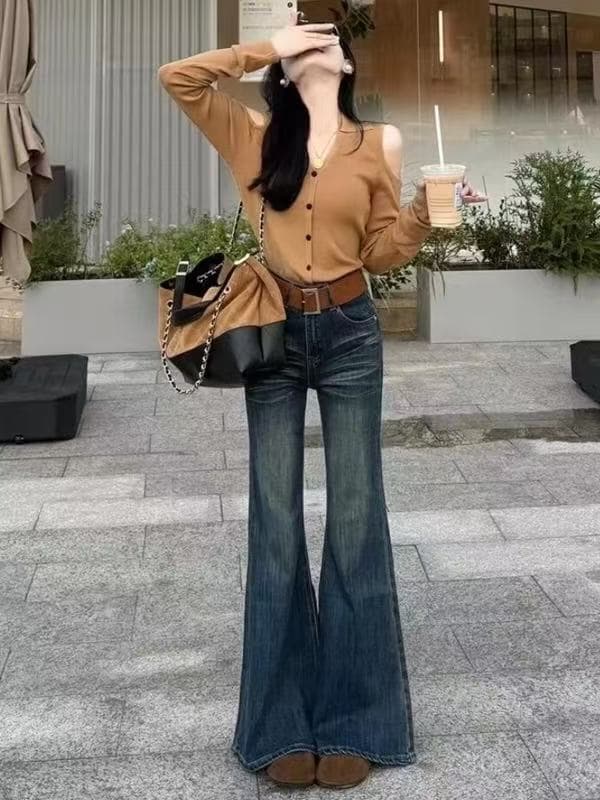 2026 새로운 이른 가을 분위기 센스 느긋한 패션 품격 관대 한 점잖은 착용 가져 가라. 카키 색 오프숄더 니트 맨위 이미지 4
