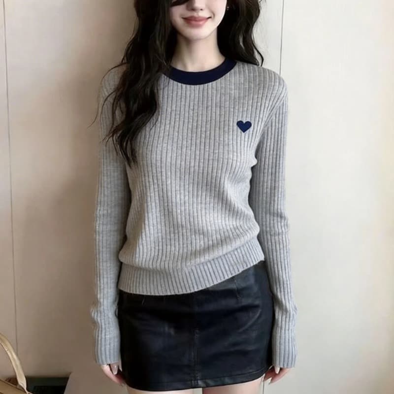 아름다운 프랑스식 루즈핏 배색 기본 셔츠 여성 이른 가을 하트 자수 디자인 센스 인사이드 가져 가라. 스웨터 니트 스웨터 맨위 상세 이미지 6