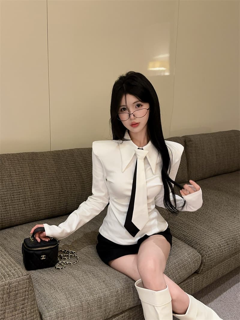실사 디자인 센스 세련된 차가운 매운맛 흑인과 백인 배색 넥타이 셔츠 긴팔 티셔츠 작은 셔츠 이미지 3