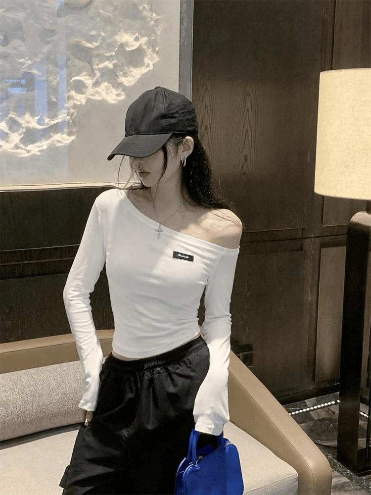 실사 몸매 가꾸기 슬림해 보이는 비스듬한 어깨 막대기 표준 알파벳 긴팔 티셔츠 여성 봄 여름 핫걸 만나는 맨위 이미지 2