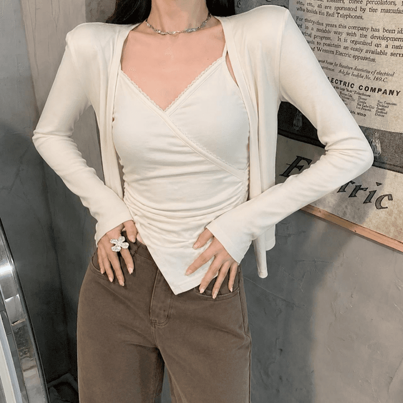 실사 2026 이른 가을 한국 스타일 순수한 욕망 슬림해 보이는 불규칙 주름 디자인 센스 캐미솔 카디건 코트 이미지 3