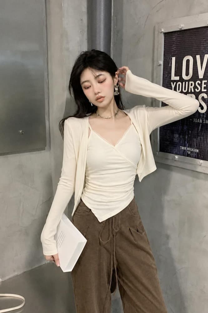 실사 2026 이른 가을 한국 스타일 순수한 욕망 슬림해 보이는 불규칙 주름 디자인 센스 캐미솔 카디건 코트 이미지 6
