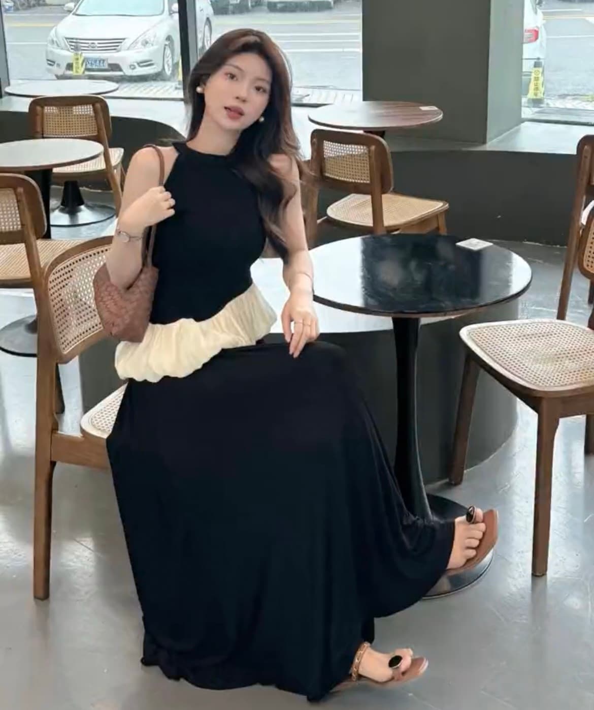 2026 여름 새로운 한 부서 경 사진 프릴 오프숄더 몸매 가꾸기 외출용 민소매 조끼 플러스 하이웨이스트 슬림해 보이는 반 스커트 상세 이미지 2