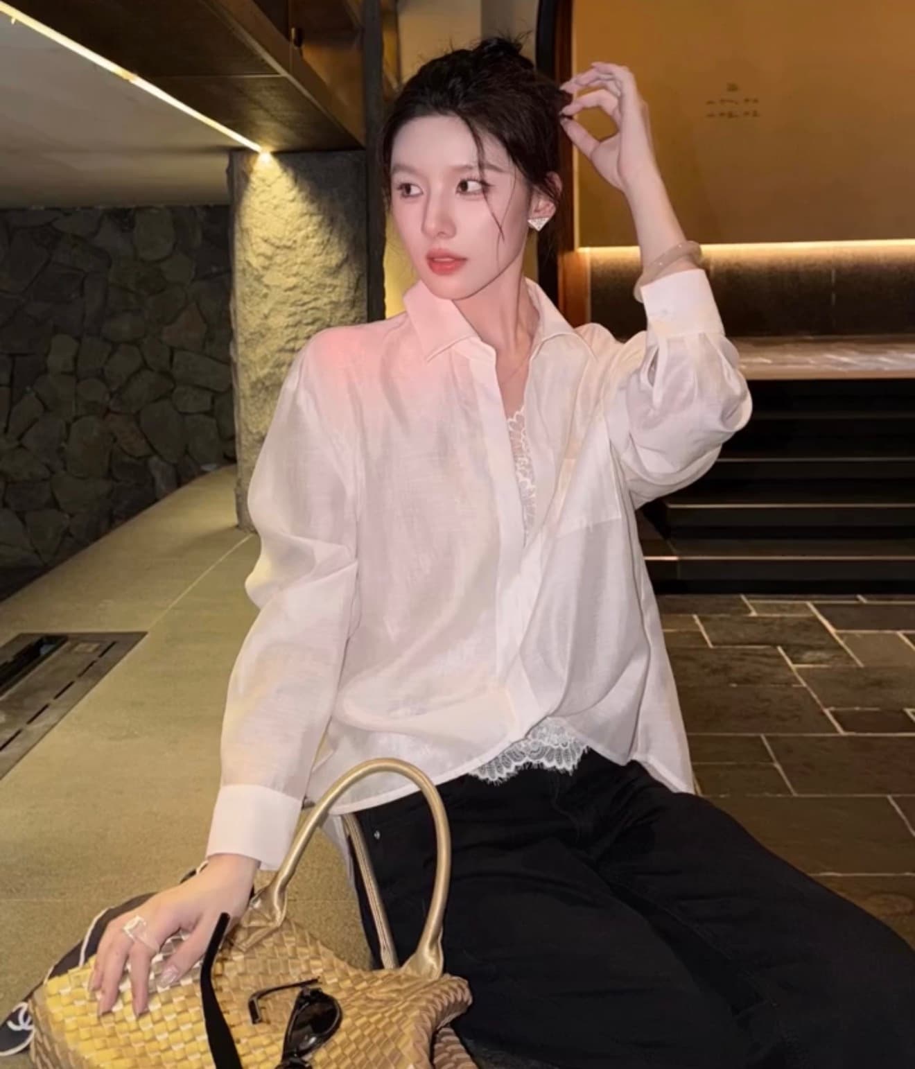 켜기 새로운 가을 새로운 패션 다용도 슬림해 보이는 품격 벨 랭 셔츠 레이스 조각 셔츠