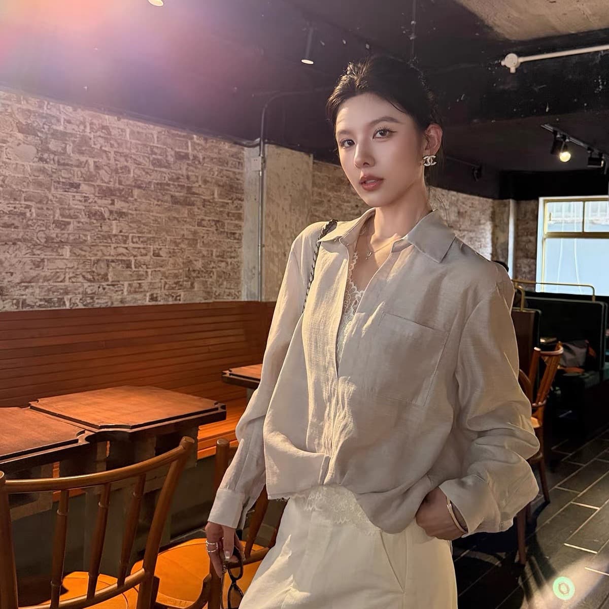 켜기 새로운 가을 새로운 패션 다용도 슬림해 보이는 품격 벨 랭 셔츠 레이스 조각 셔츠 이미지 4