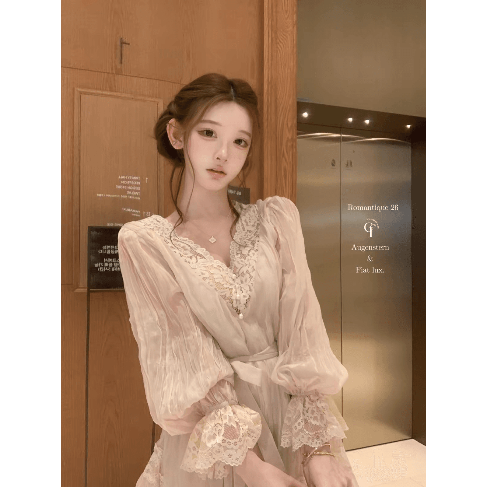 늦게 우산 우산 26 fw 바로크 꽃 창 무거운 작업 레이스 벨트 나비 매듭 V넥 드레스 이미지 6