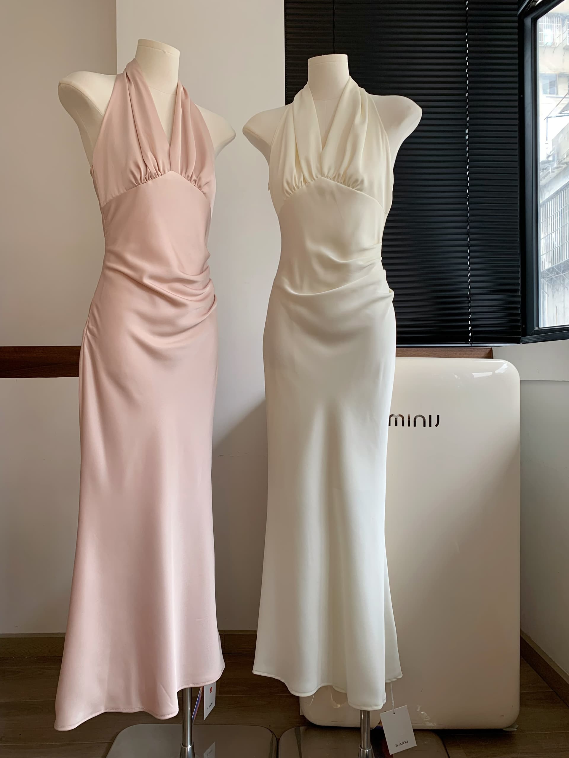 아세트산 새틴 행침 목 백리스 드레스 섹시함 몸매 가꾸기 롱 스커트 빛 예복 치마 상세 이미지 1