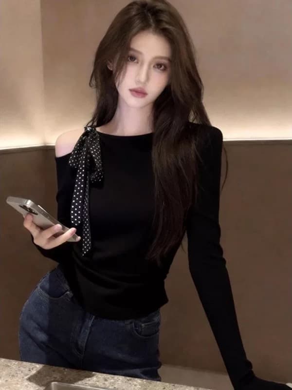 디자인 센스 오프숄더 검정색 긴팔 티셔츠 조기 봄 아름다운 나비 넥타이 맨위 몸매 가꾸기 여성 기본 셔츠 상세 이미지 2