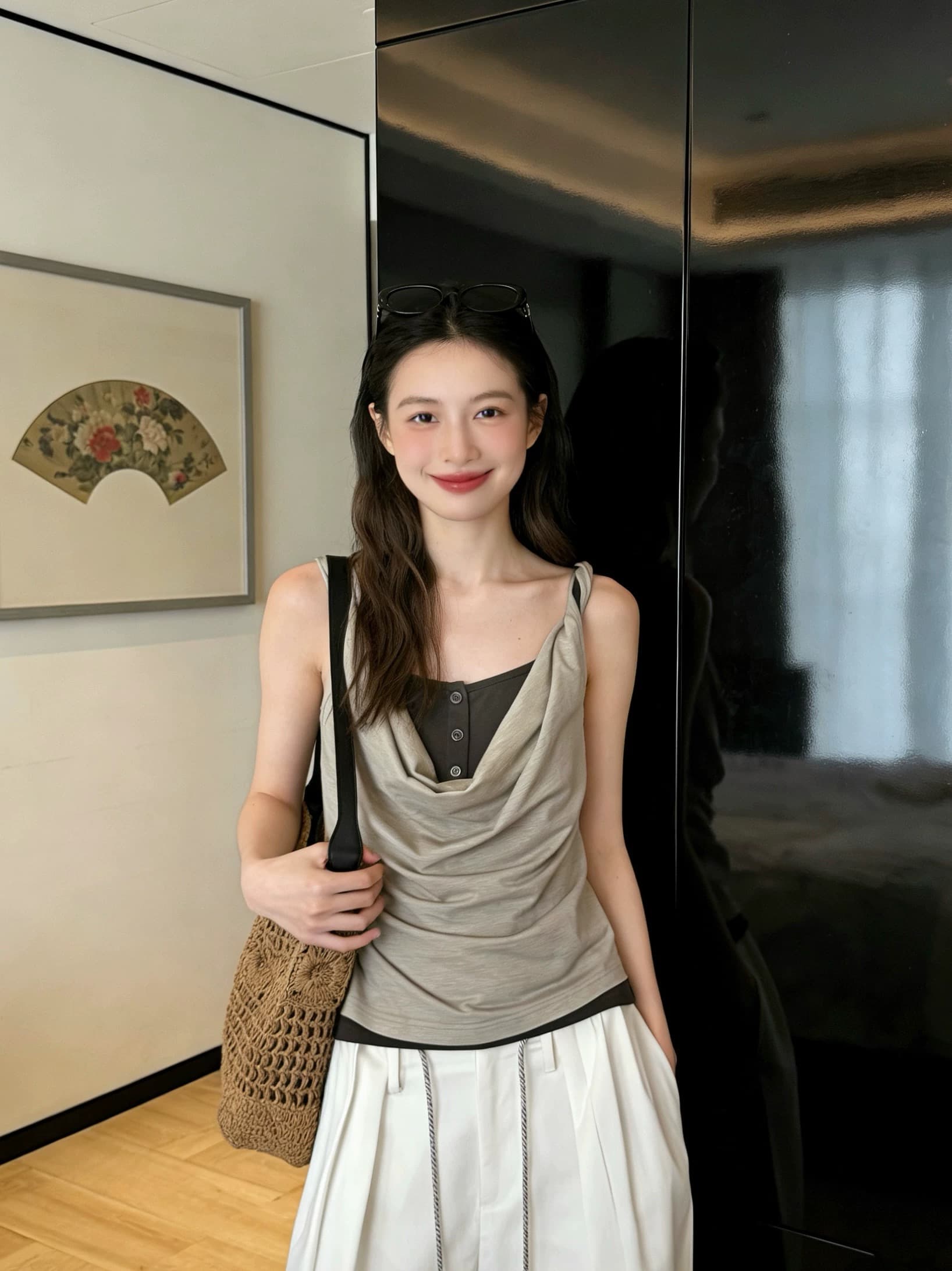 한 부서 느슨함 센스 배색 흔들다 칼라 민소매 조끼 여성 여름 새로운 페이크 레이어드 연령 감소 디자인 센스 슬립 맨위