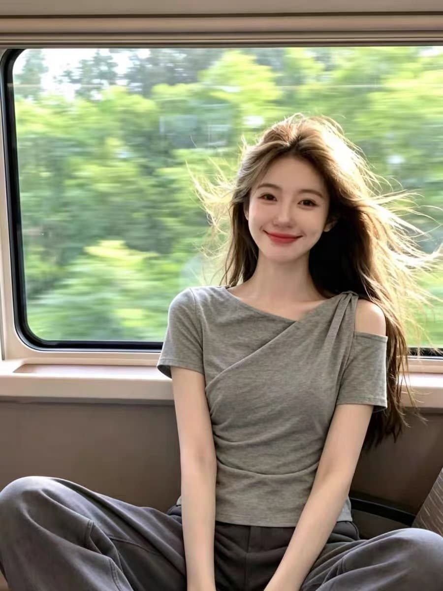 프랑스식 부드러운 바람 비스듬한 칼라 주름 반팔 티셔츠 여성 여름 새로운 몸매 가꾸기 디자인 센스 고급 외국 가스 맨위 트렌디 상세 이미지 1