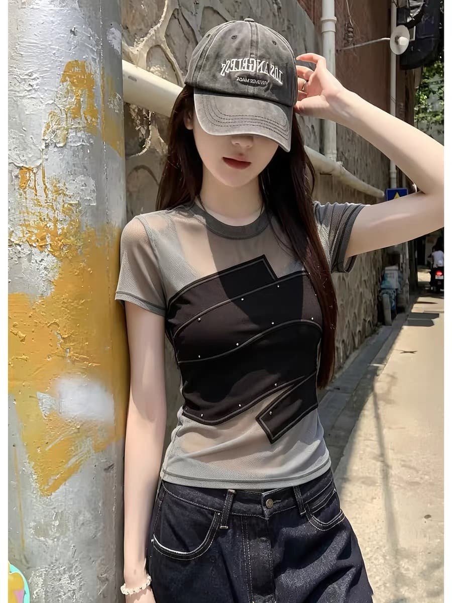 검정색 긍정적 인 어깨 반팔 티셔츠 여성 여름 2026 새로운 외국 가스 세련된 튀김 거리 특별 아름다운 ~ 중 꼬집기 허리 위로 의류