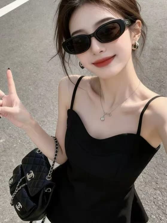 고급 센스 검정색 캐미솔 외출용 여름 고유 한 아름다운 슬림해 보이는 달콤한 핫걸 디자인 센스 민소매 맨위 상세 이미지 3
