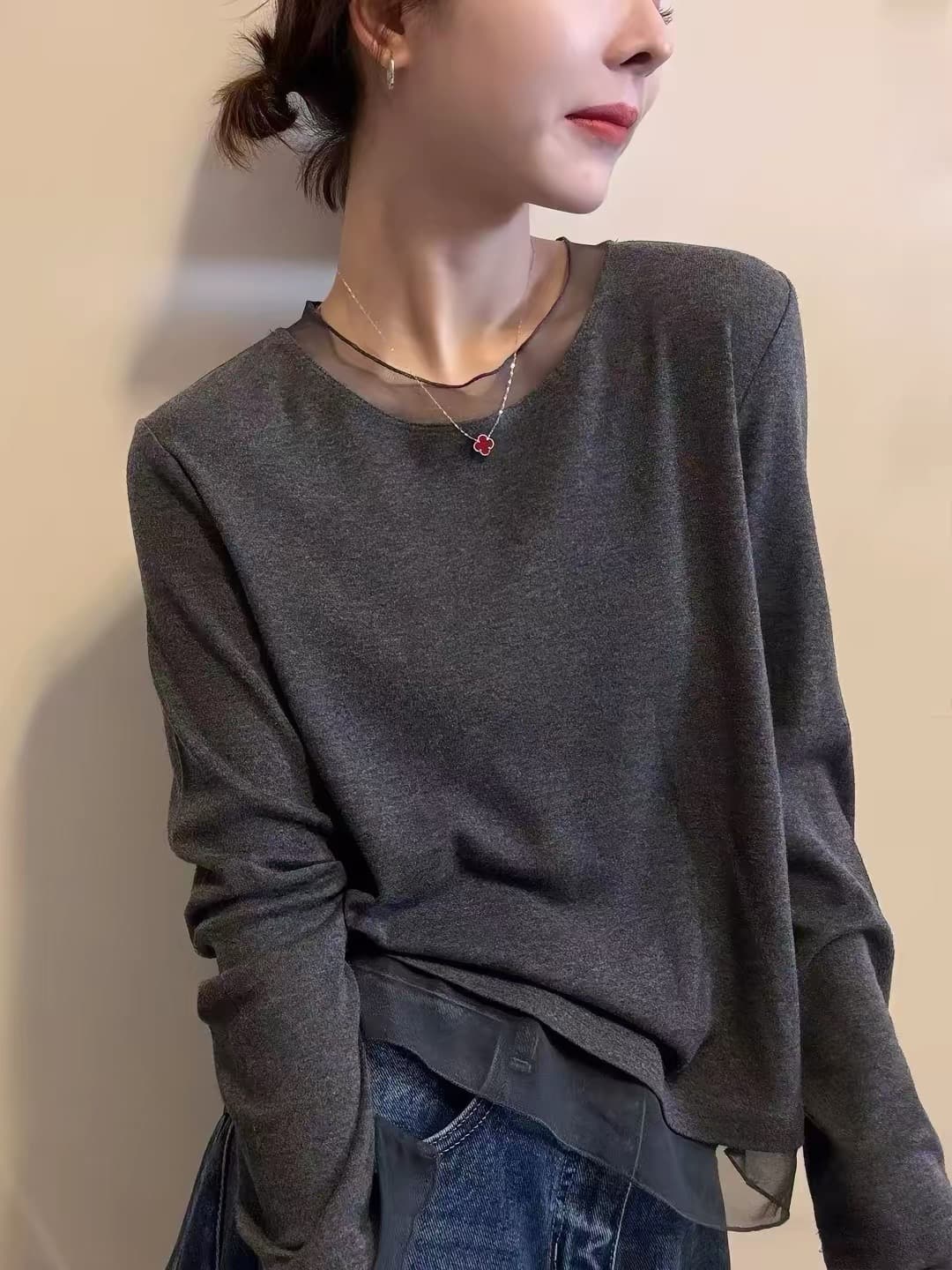 페이크 레이어드 레이스 망사 패치워크 긴팔 티셔츠 여성 이른 가을 새로운 디자인 센스 라운드 넥 인사이드 가져 가라. 기본 셔츠 맨위
