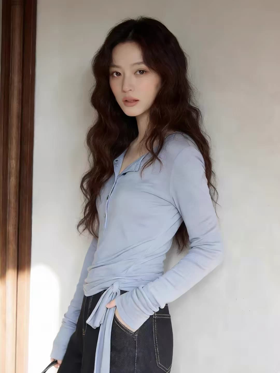 한 부서 이른 가을 슈퍼 잘 생긴 ~ 중 하늘색 스트랩 맨위 여성 봄 새로운 긴팔 티셔츠 디자인 센스 작은 대중 상세 이미지 3