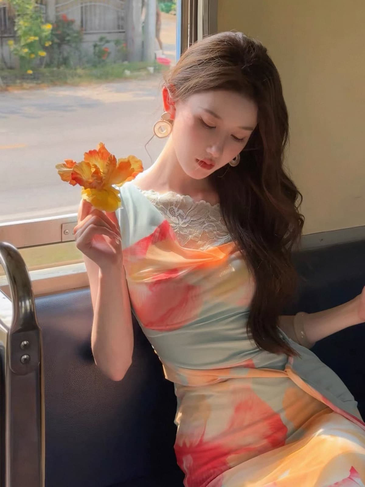 없음 연 하나 와우 ch Jiao 오리지널 디자인 센스 헤일로 염색 프린트 비스듬한 어깨 레이스 조각 리본 허리 수축 드레스 상세 이미지 4