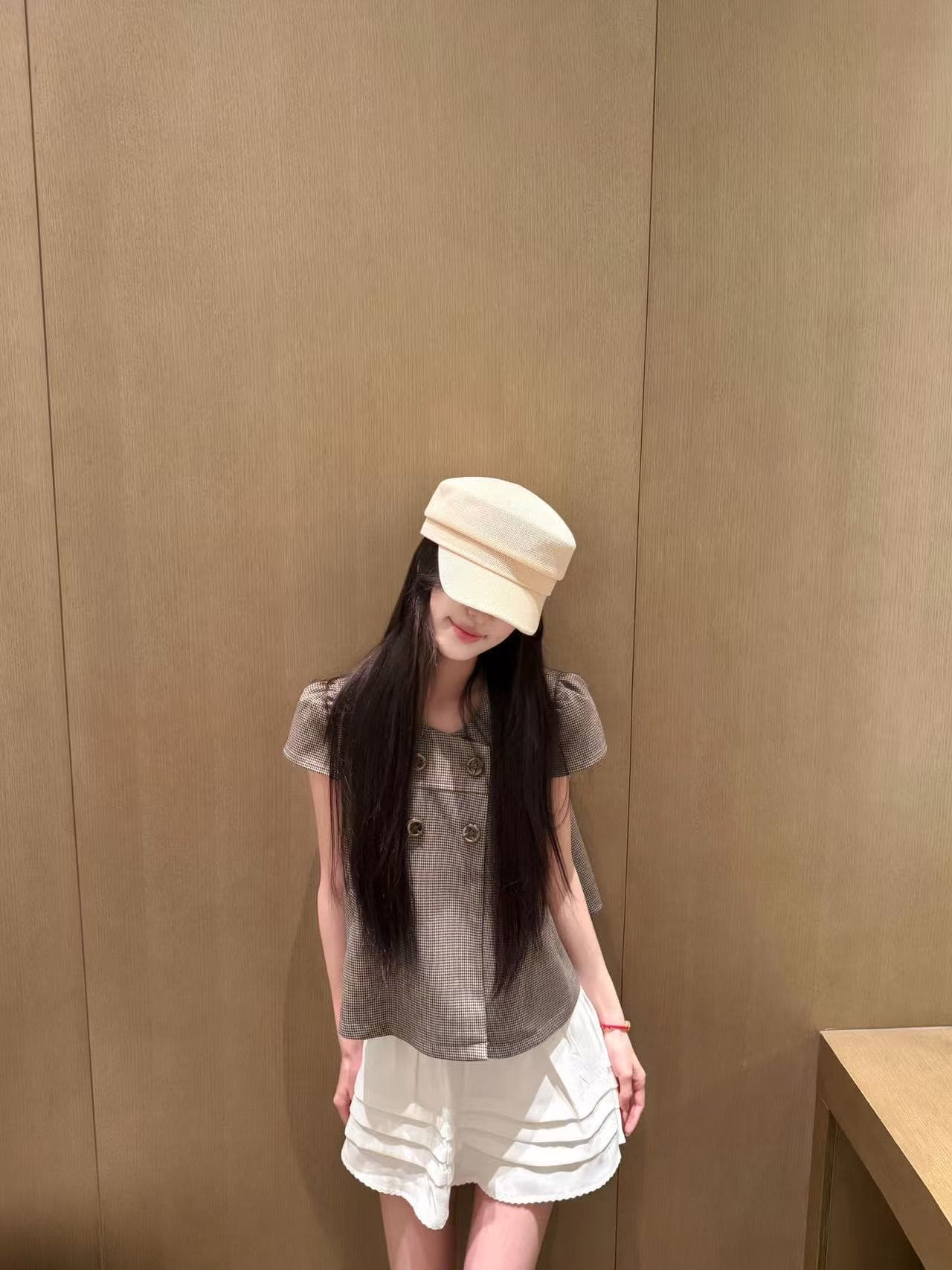 프랑스식 레트로 체크무늬 여성 셔츠 이른 봄 2026 새로운 반팔 셔츠 작은 셔츠 피터 팬 칼라 몸매 가꾸기 투피스 세트 이미지 3