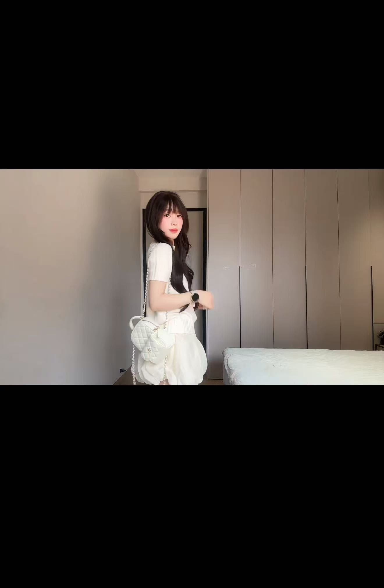 여름 코디 투피스 세트 반하이넥 반팔 니트 티셔츠 작은 키 꽃밭 한 마디 반신 스커트 미니 스커트 2025 상세 이미지 5