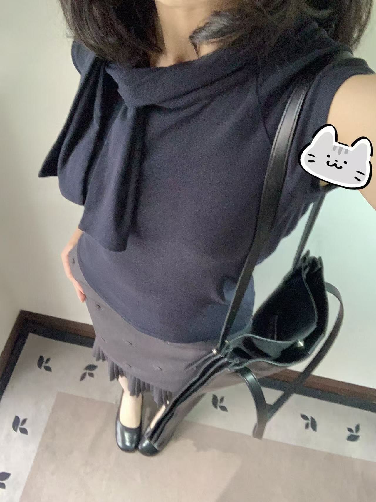 2026 여름 새로운 품격 전체 집합 ootd 착용 가져 가라. 자이언트 잘 생긴 아름다운 서리가 내린 첨부 된 의류 반신 치마 세트 이미지 3