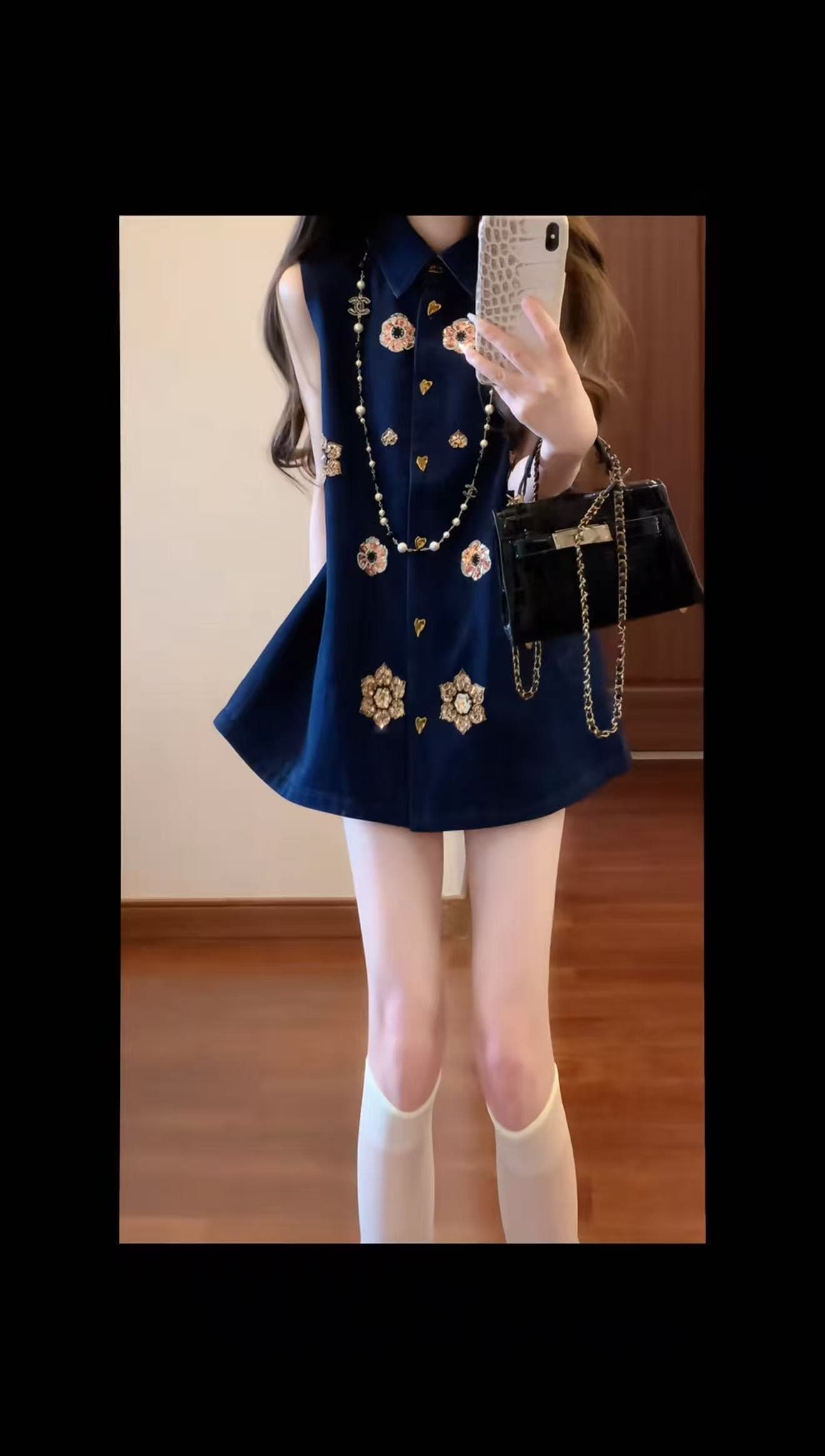 새로운 중식 레트로 민소매 여성 드레스 2026 여름 새로운 미니멀리즘 대기 꽃 한 마디 미니 스커트 디자인 센스 이미지 2
