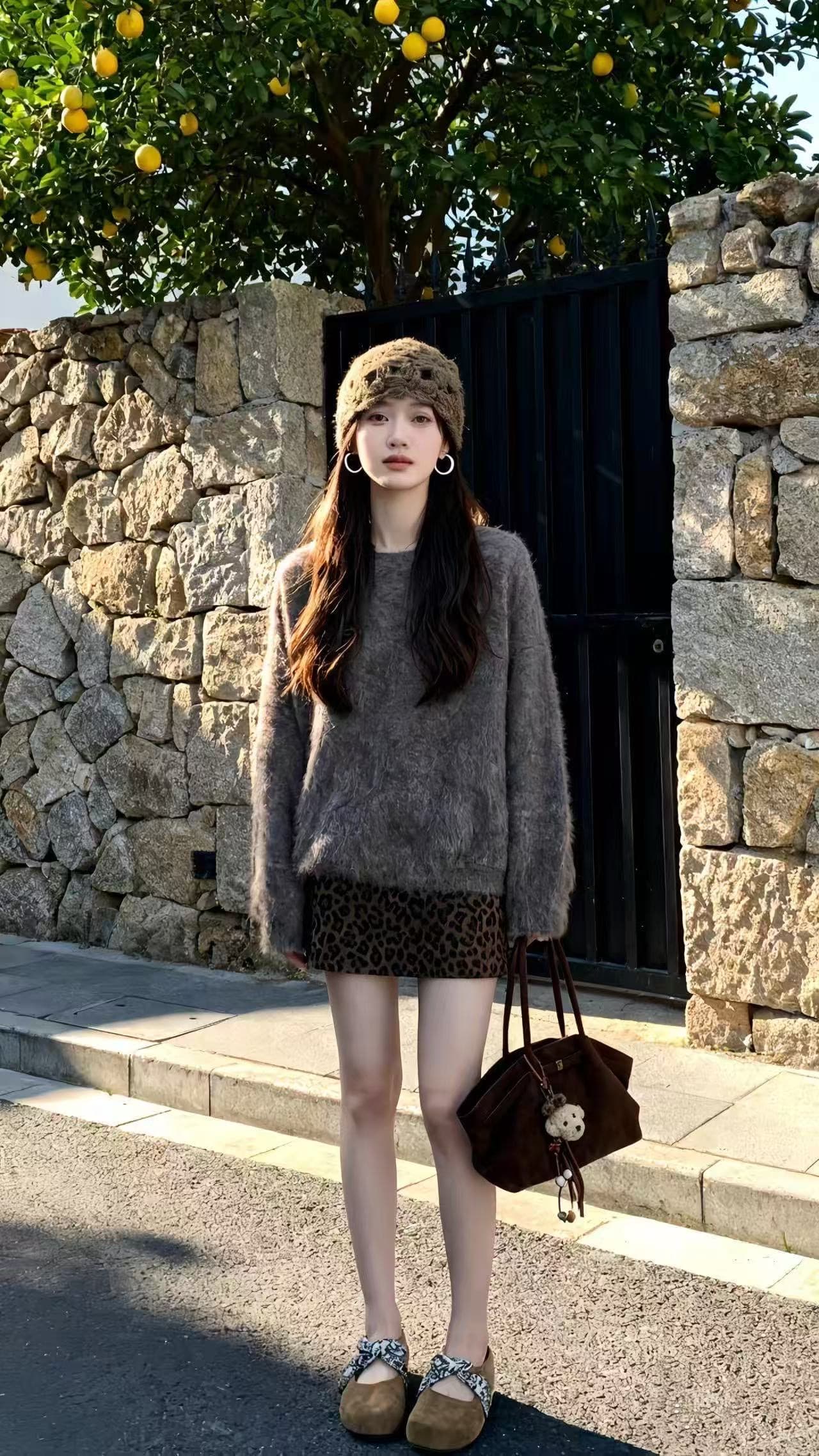 한 부서 이른 가을 chic 세트 여성 2026 새로운 느긋한 느슨함 센스 연령 감소 회색 맨위 반신 스커트 투피스 세트 상세 이미지 1