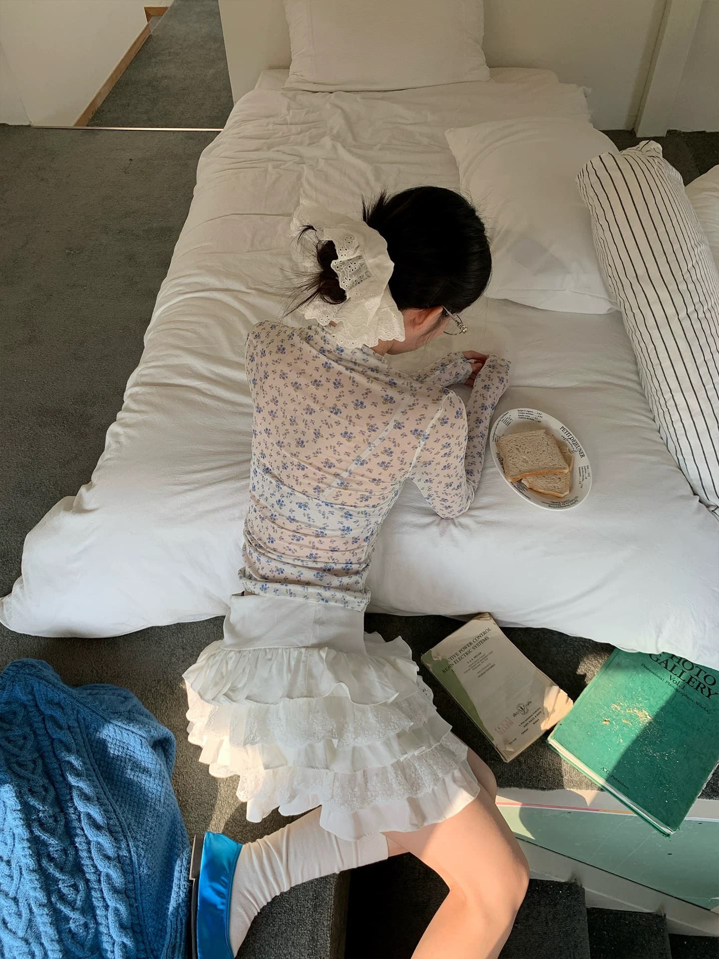 송 긍정적 인 En 파란색 반하이넥 꽃무늬 인사이드 가져 가라. 기본 셔츠 여성 봄 스택 착용 몸매 가꾸기 패션 긴팔 티셔츠 맨위 이미지 4
