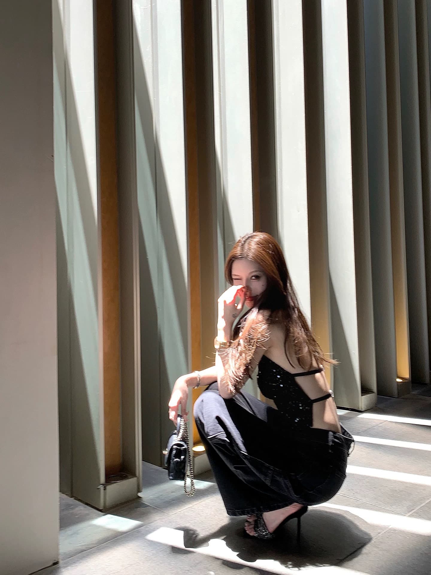 titi 작은 자매 쉬 너 눈부신 캐미솔 여름 스팽글 샤오시엔 백리스 행침 목 쇼트 스타일 맨위 상세 이미지 3