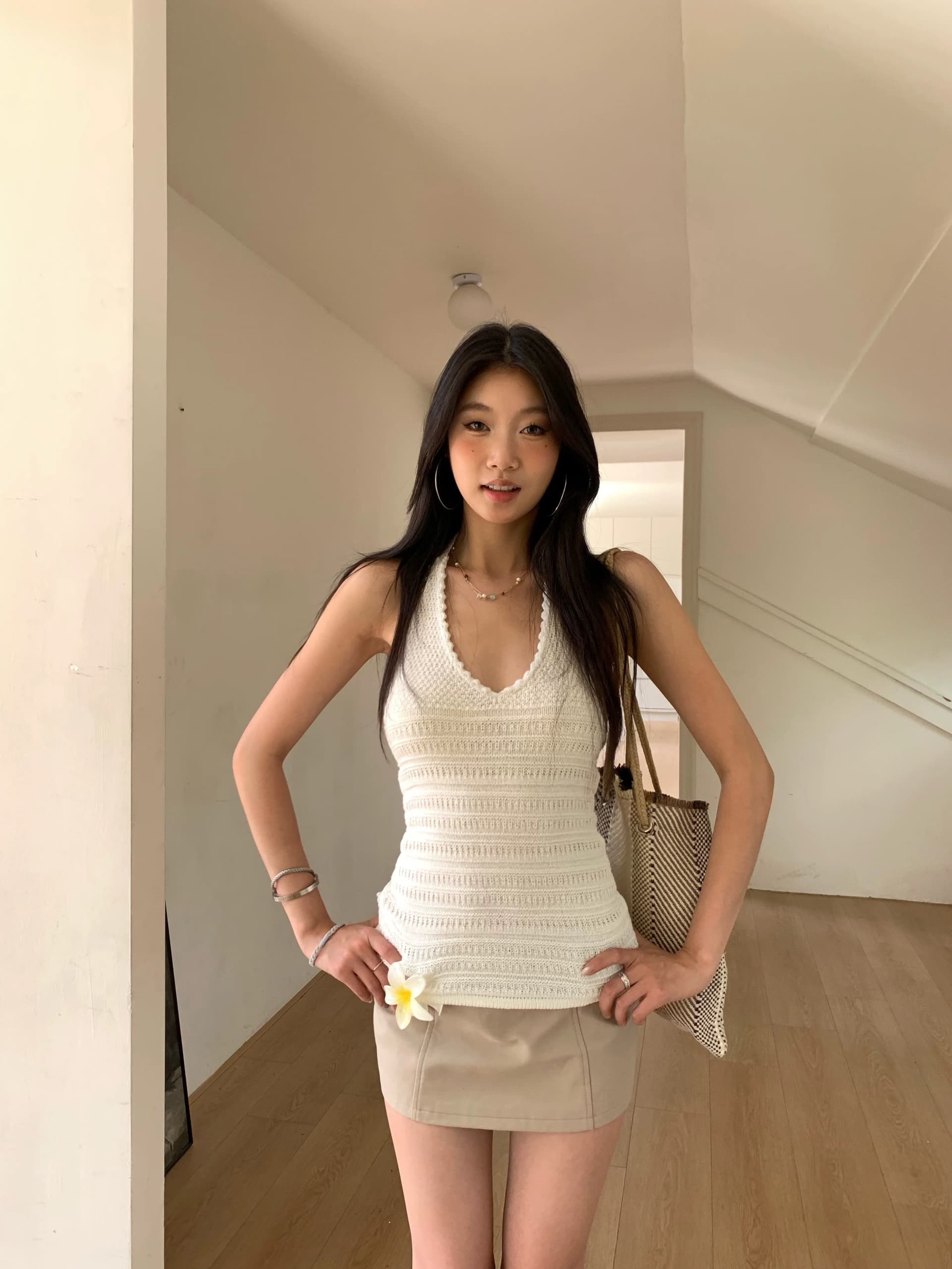 fortunee 홀로우 아웃 자수 니트 행침 목 조끼 여성 여름 디자인 센스 핫걸 몸매 가꾸기 다용도 민소매 맨위 이미지 4