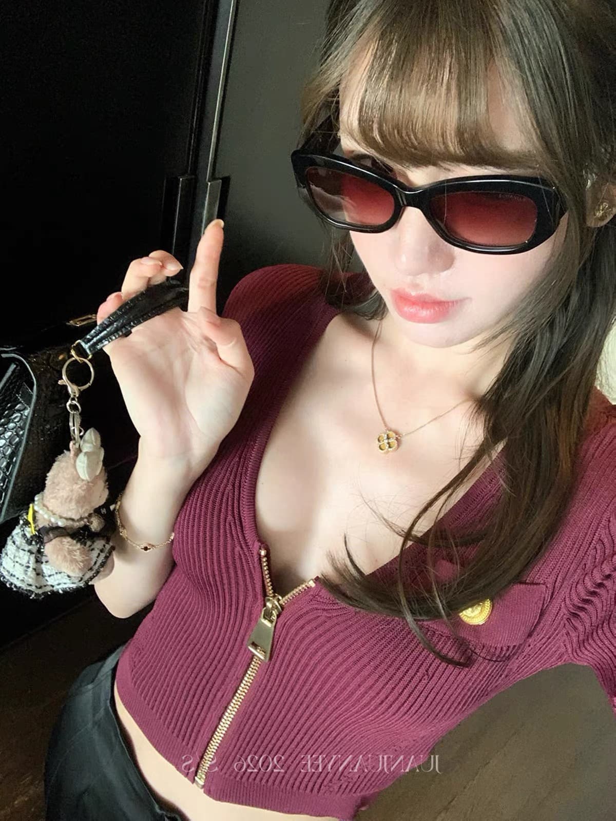 blue rose 작은 샤넬 스타일 명문 여성 품격 지퍼 오픈 가디건 여성 여름 고급 센스 V넥 다용도 몸매 가꾸기 반팔 맨위