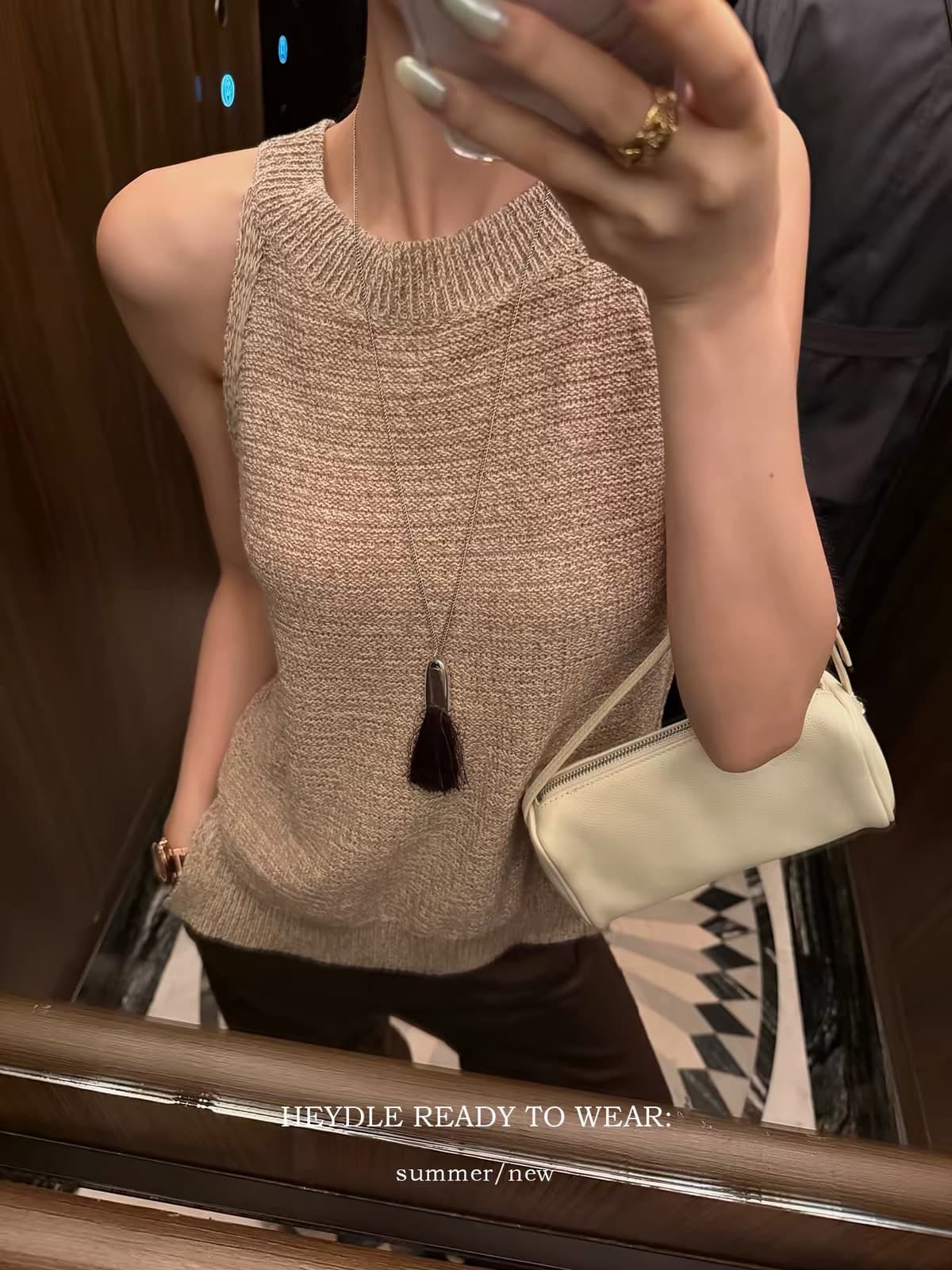 검은 콩 흠 목질 감기 질감 센스 라운드 넥 행침 목 니트 조끼 레트로 오프숄더 민소매 맨위 여성 상세 이미지 1