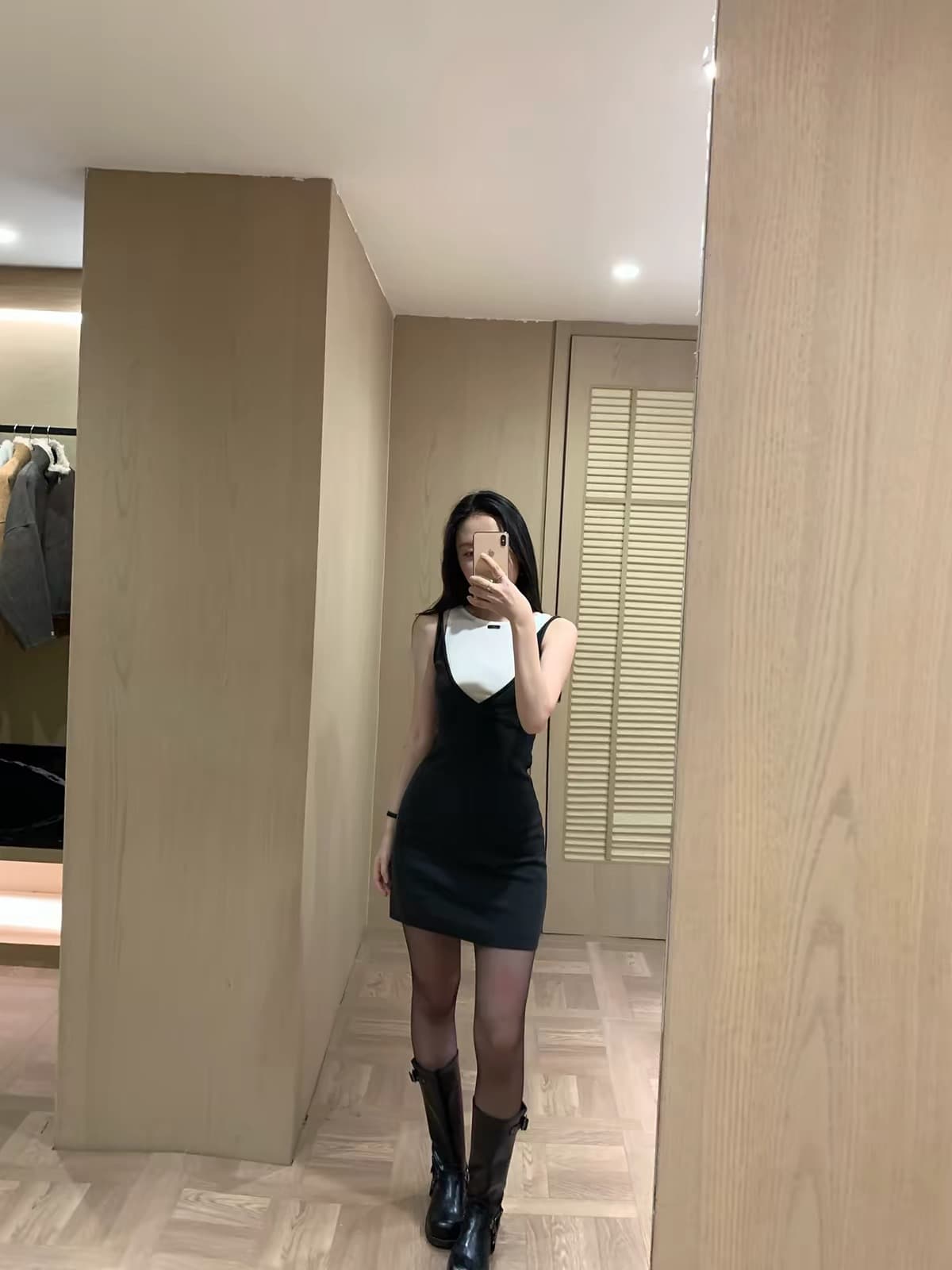 la miu 부서 V넥 배색 몸매 가꾸기 슬림해 보이는 페이크 레이어드 미니멀리즘 바람 니트 드레스 상세 이미지 6