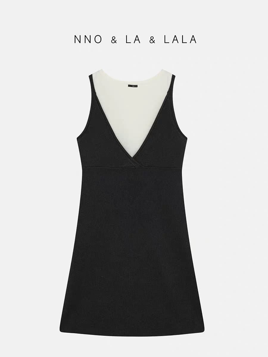 la miu 부서 V넥 배색 몸매 가꾸기 슬림해 보이는 페이크 레이어드 미니멀리즘 바람 니트 드레스 상세 이미지 8