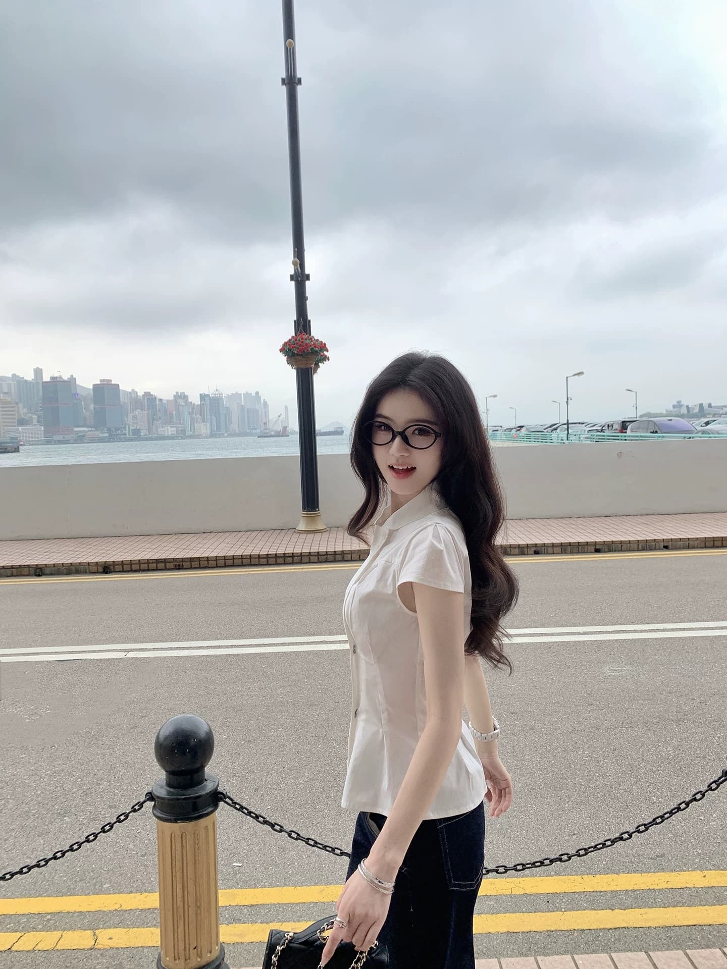famouswang 여름 새로운 연령 감소 miu 부서 꿈 링 슬림해 보이는 허리 수축 학원 반팔 셔츠 맨위 상세 이미지 4