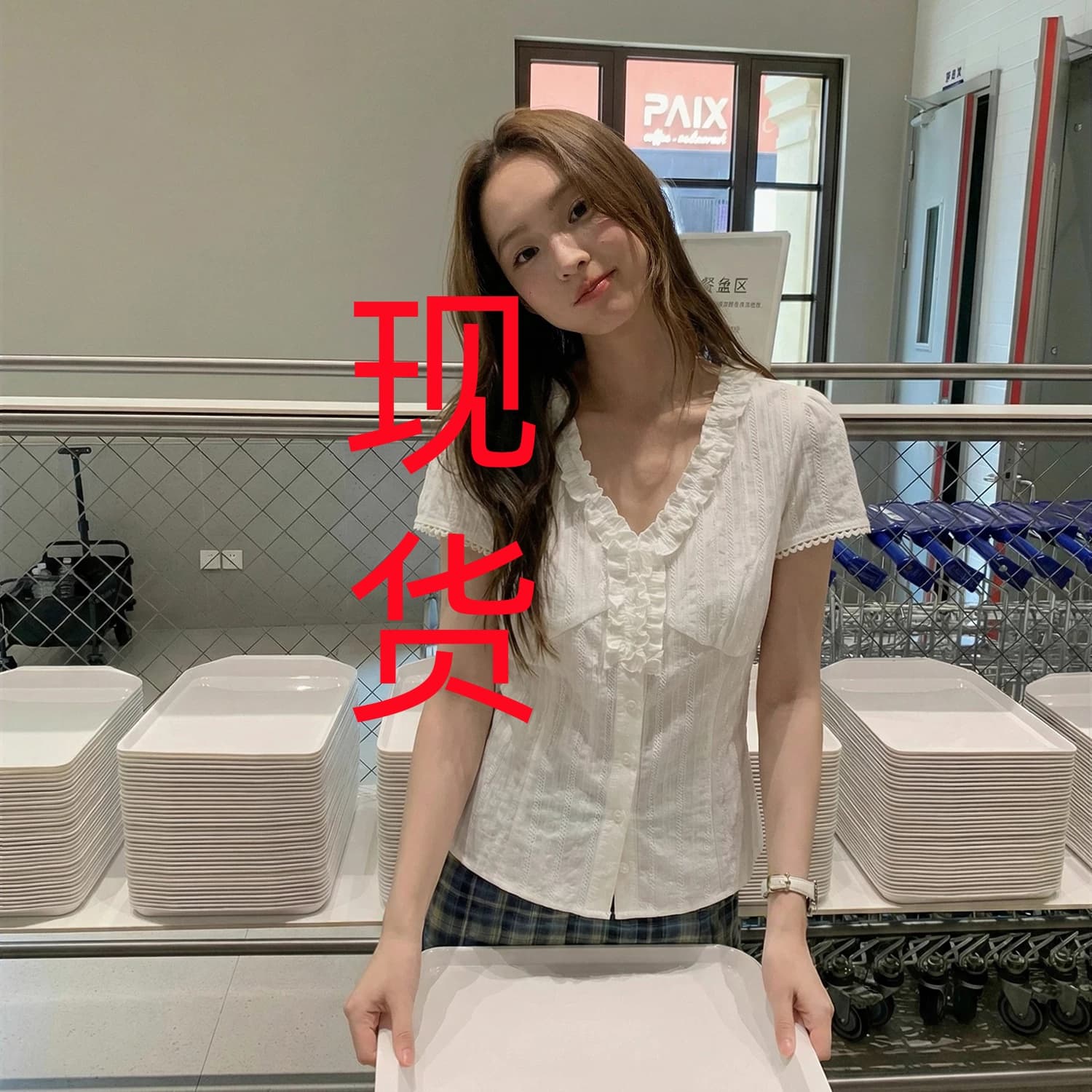 77space 화이트 프릴 V넥 긍정적 인 어깨 반팔 여성 셔츠 여름 디자인 센스 작은 대중 허리 수축 슬림해 보이는 맨위 상세 이미지 1