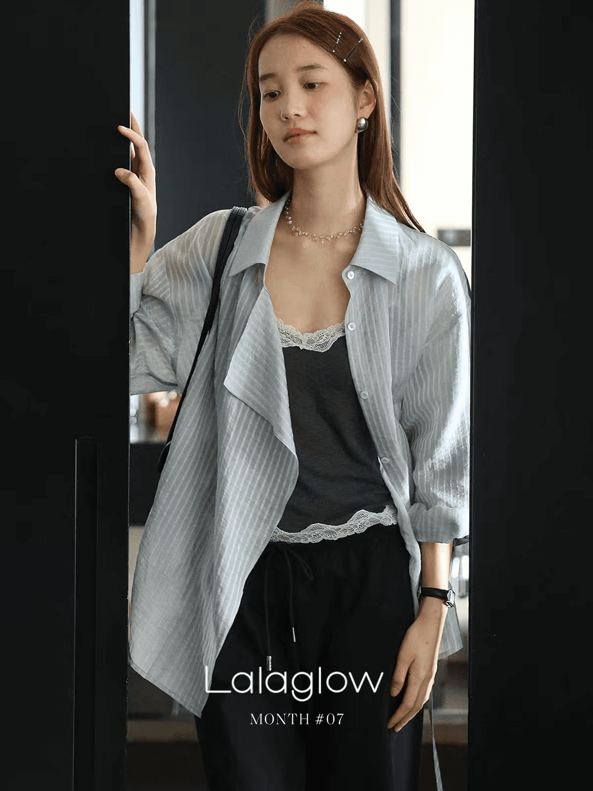 lalaglow 라이 경기 서울 한 부서 미니멀리즘 디자인 센스 느긋한 바람 허리 수축 슬림해 보이는 레이스업 긴팔 스트라이프 셔츠 상세 이미지 2