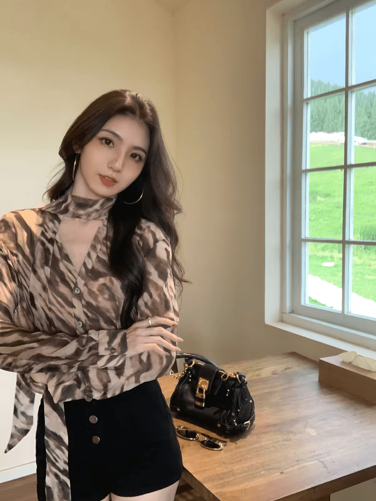 mulvan 와일드 감기 커피 색상 레오파드 무늬 V넥 리본 긴팔 프린트 여성 셔츠 로얄 자매 바람 얇은 스타일 맨위 상세 이미지 5