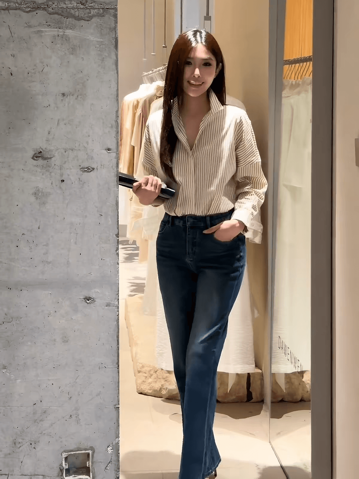 프랑스식 캐주얼 2026 이른 가을 새로운 세로 줄무늬 셔츠 긴팔 루즈핏 고급 센스 맨위 다용도 긴팔 이미지 3