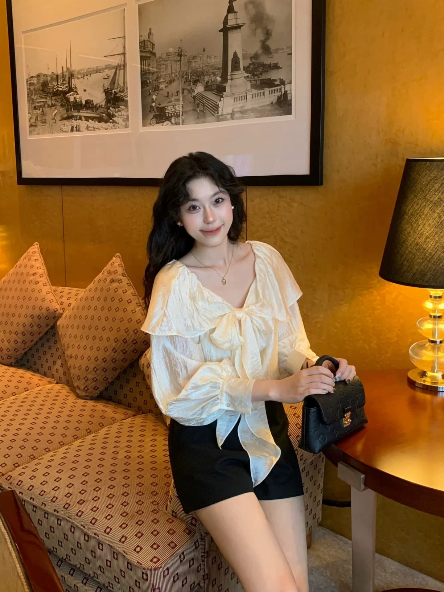 moby 파리 甜酒 둘 착용 아세트산 나비 매듭 폴로 칼라 프릴 셔츠 프랑스식 루즈핏 보트넥 맨위 상세 이미지 2