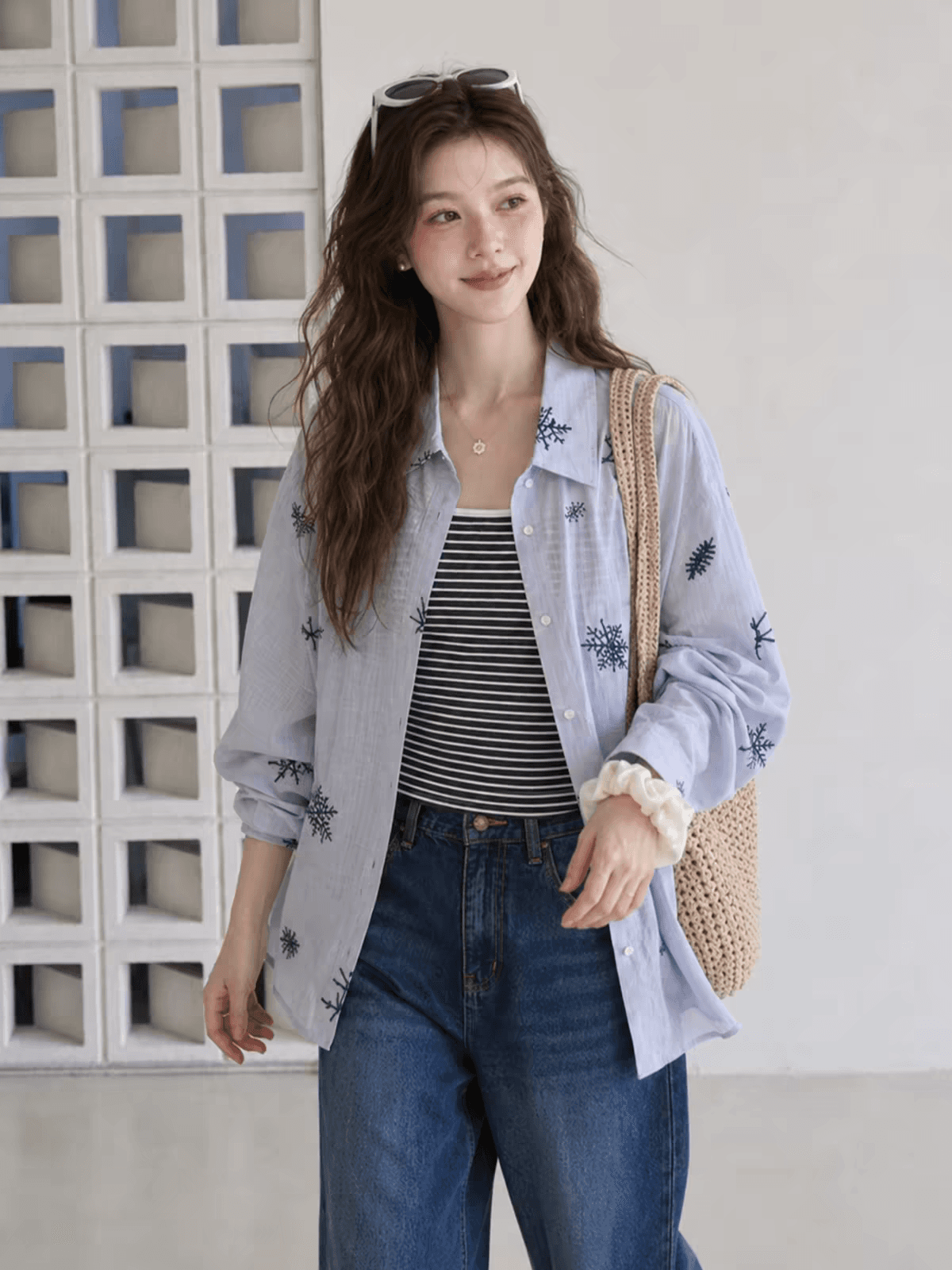 출퇴근 바람 파란색 자수 스트라이프 여성 셔츠 이른 가을 프랑스식 루즈핏 다용도 폴로 칼라 자외선 차단 셔츠 재킷 맨위 상세 이미지 3