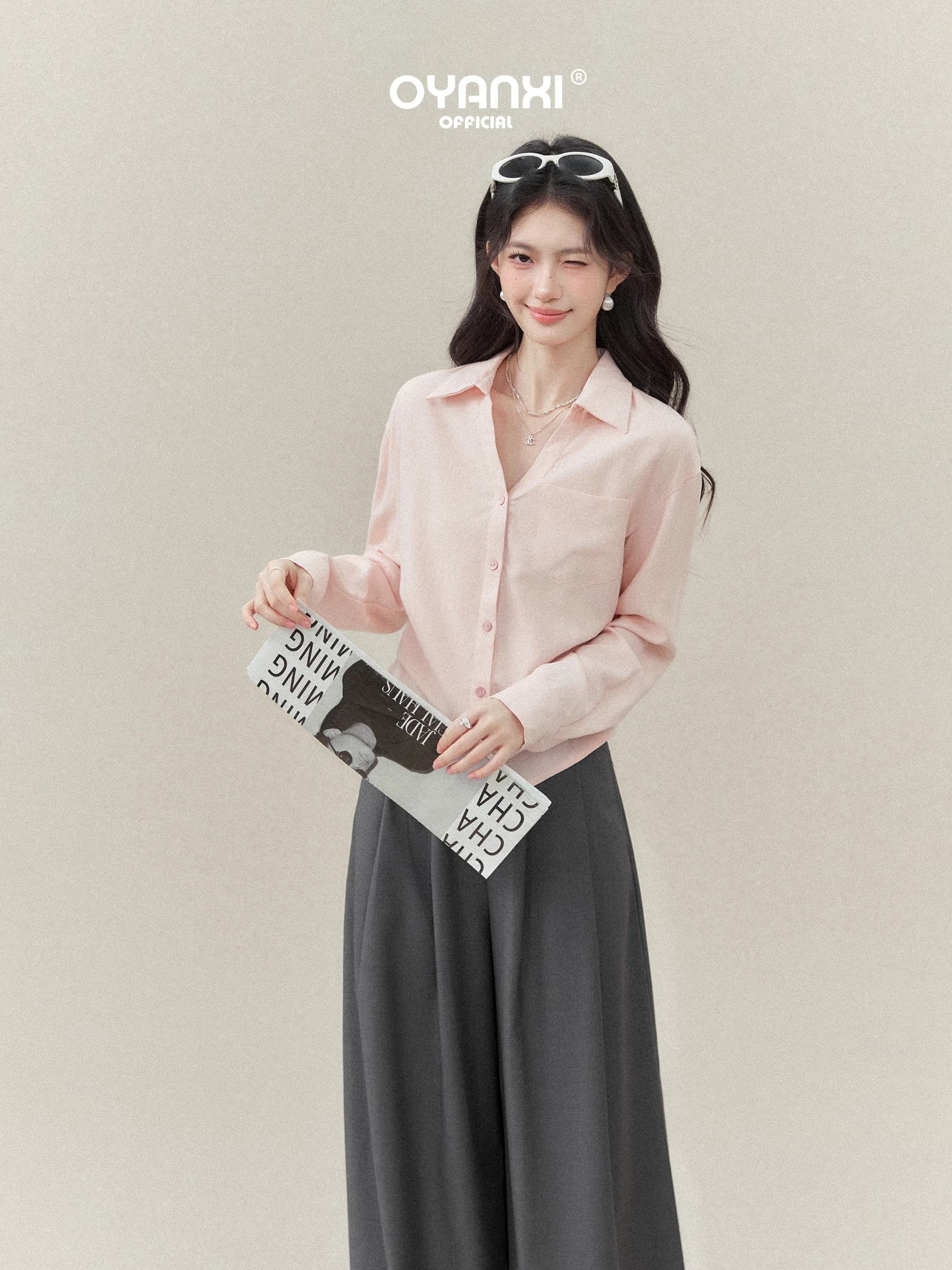 Ouyang 안녕하세요. 부드러운 빛 릴리 오브 더 밸리 핑크색 레이스업 칼라 루즈핏 셔츠 여성 긴 소매 단추 액세스 제어 비스듬한 밑단 맨위 이미지 3