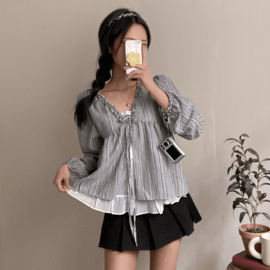 새로운 패션 부드러운 바람 스트라이프 프랑스식 레이스업 프릴 페이크 레이어드 V넥 긴팔 셔츠 맨위 여성 상세 이미지 5