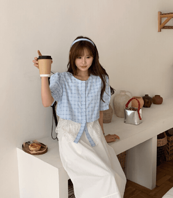 여름 한국 스타일 디자인 센스 레이스 밑단 패치워크 진주 버클 레이스업 허리 수축 체크무늬 거품 소매 반팔 셔츠 여성 상세 이미지 1