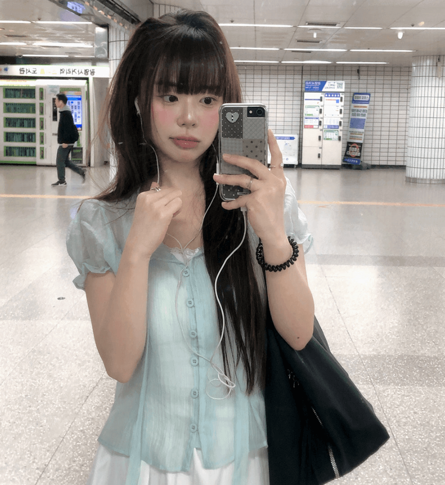 프랑스식 품격 반팔 여성 셔츠 여름 새로운 슬림해 보이는 디자인 센스 스트랩 거품 소매 V넥 맨위 상세 이미지 4