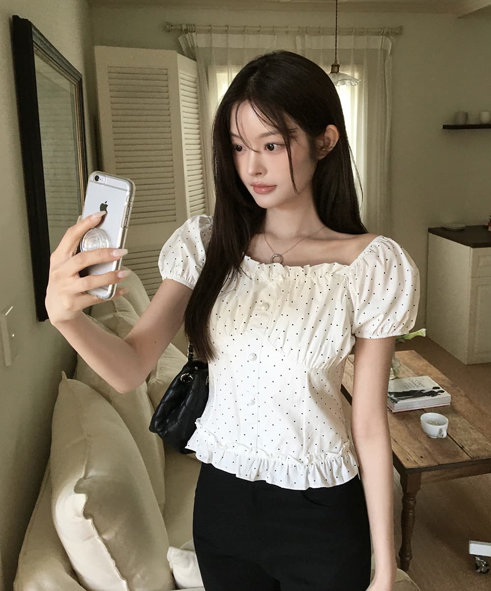 여름 새로운 보트넥 나비 매듭 연령 감소 몸매 가꾸기 슬림해 보이는 프랑스식 달콤한 스타일 도트 무늬 거품 소매 여성 셔츠 상세 이미지 3