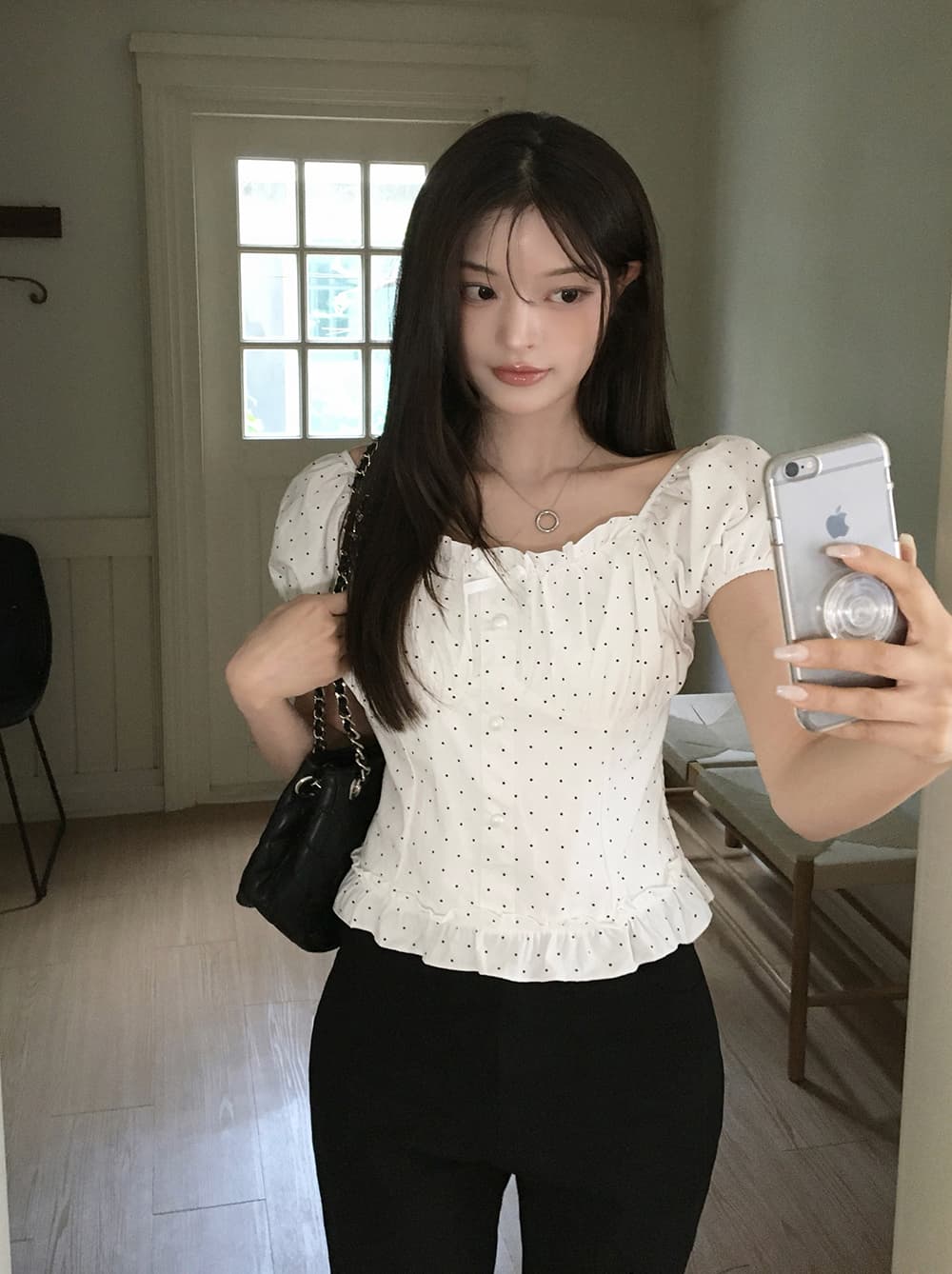여름 새로운 보트넥 나비 매듭 연령 감소 몸매 가꾸기 슬림해 보이는 프랑스식 달콤한 스타일 도트 무늬 거품 소매 여성 셔츠 상세 이미지 13